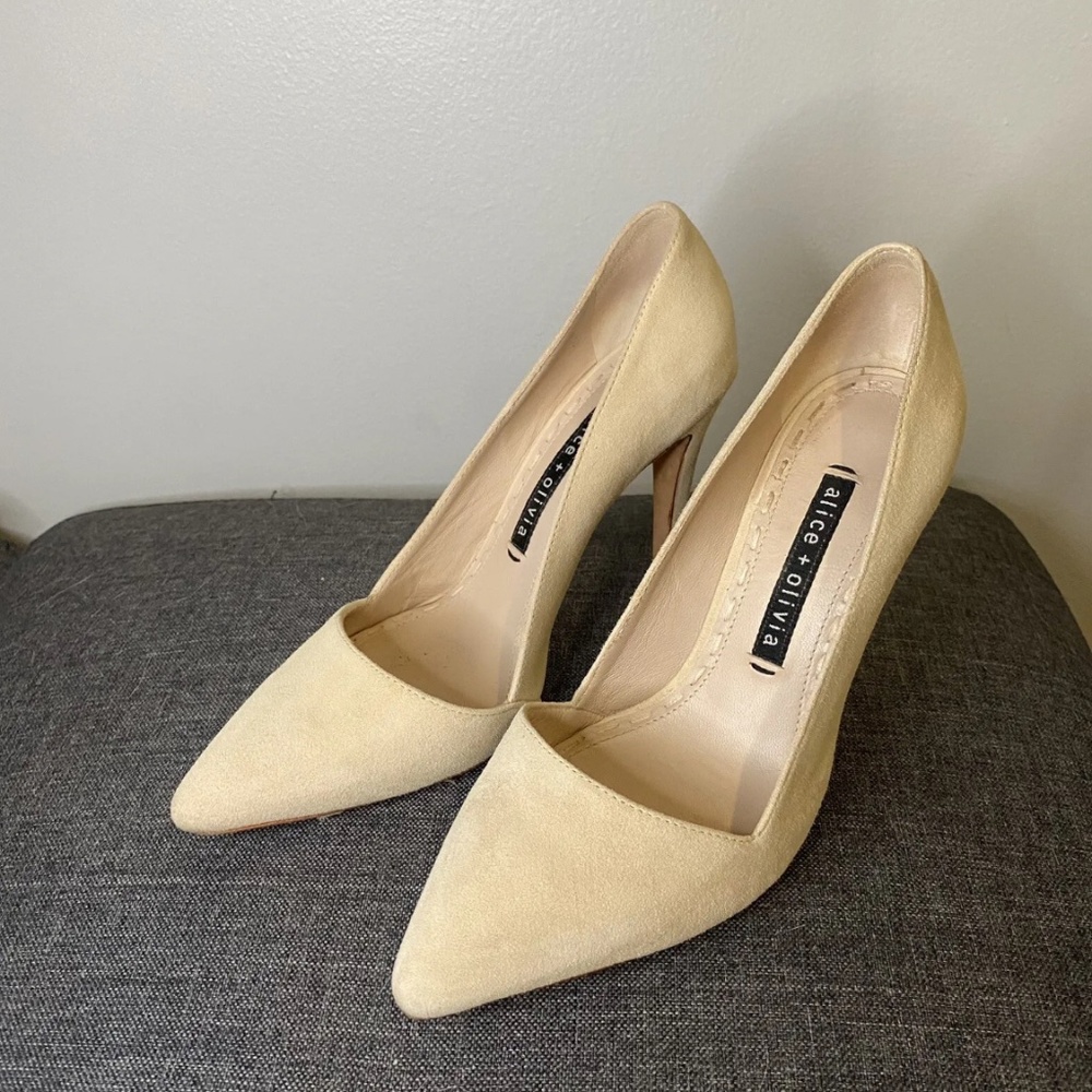 Alice + Olivia Pump Womens 36.5 Nude Beige Suede Dina Pointed Toe Heel Shoe US 6